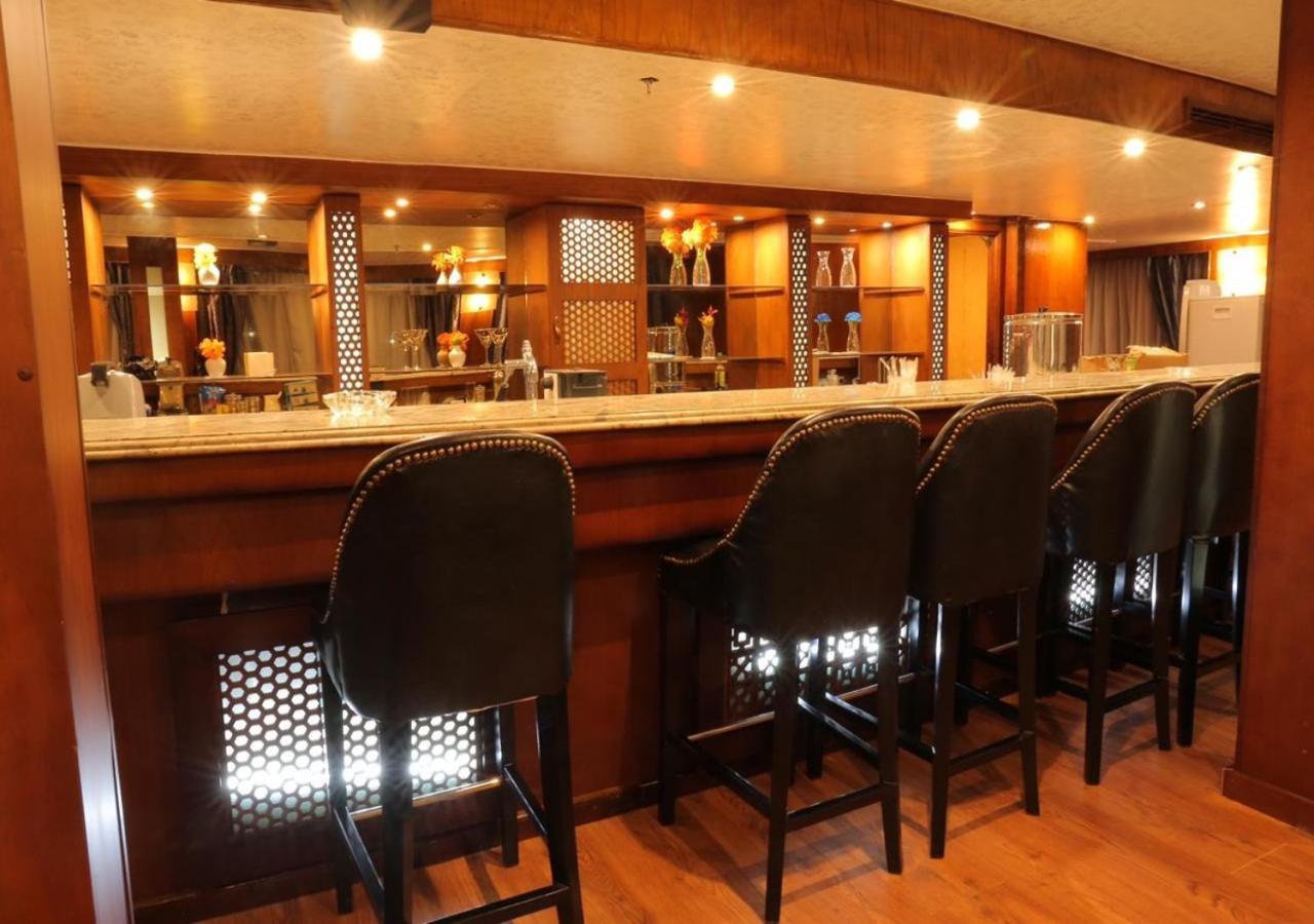 Nile Cruise Al Nabiltan Every Saturday From Luxor 4 Nights & Every Wednesday From Aswan 3 Nights Al Karnak Eksteriør bilde